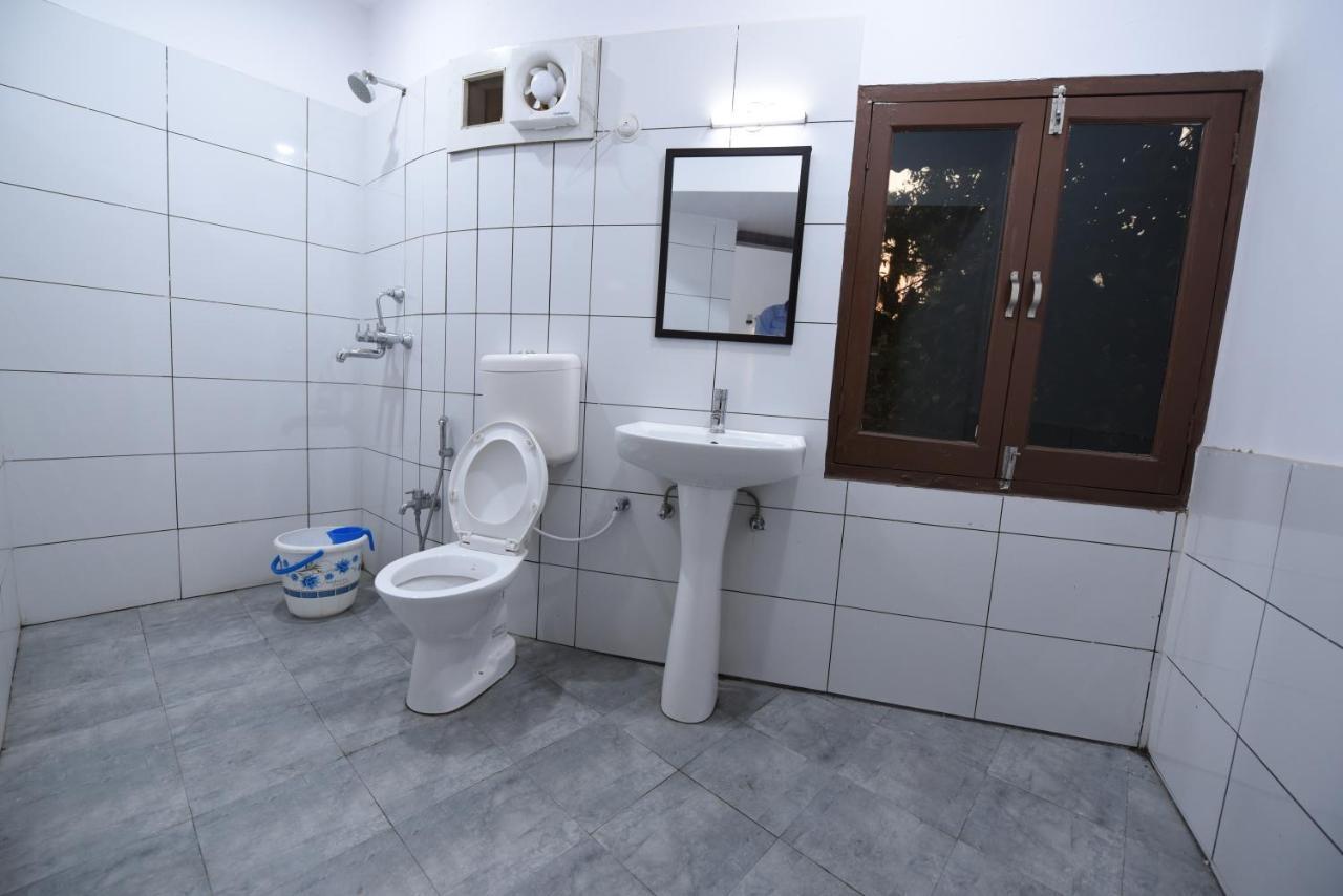 Hotel Mayur Gorakhpur Kültér fotó